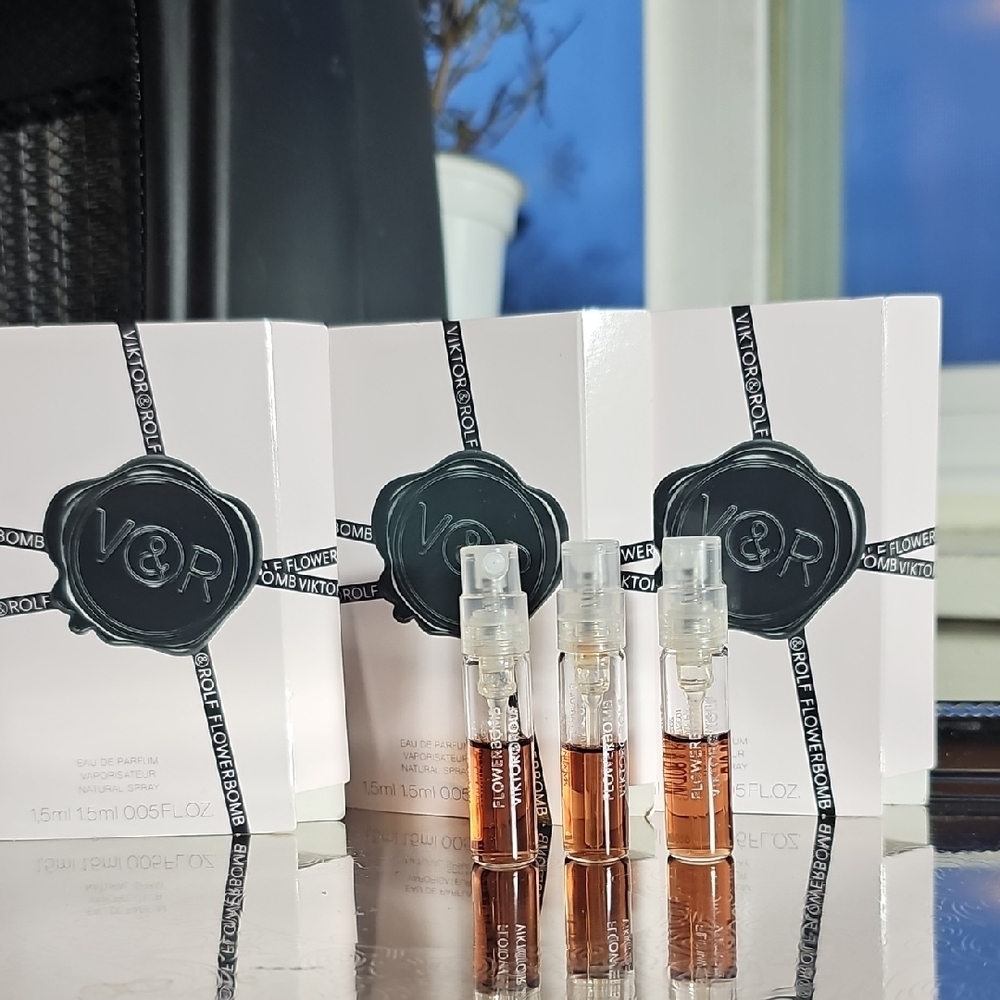 Viktor & Rolf Flowerbomb Eau De Parfum Perfume Spray Samples 0.05 Fl oz X 3